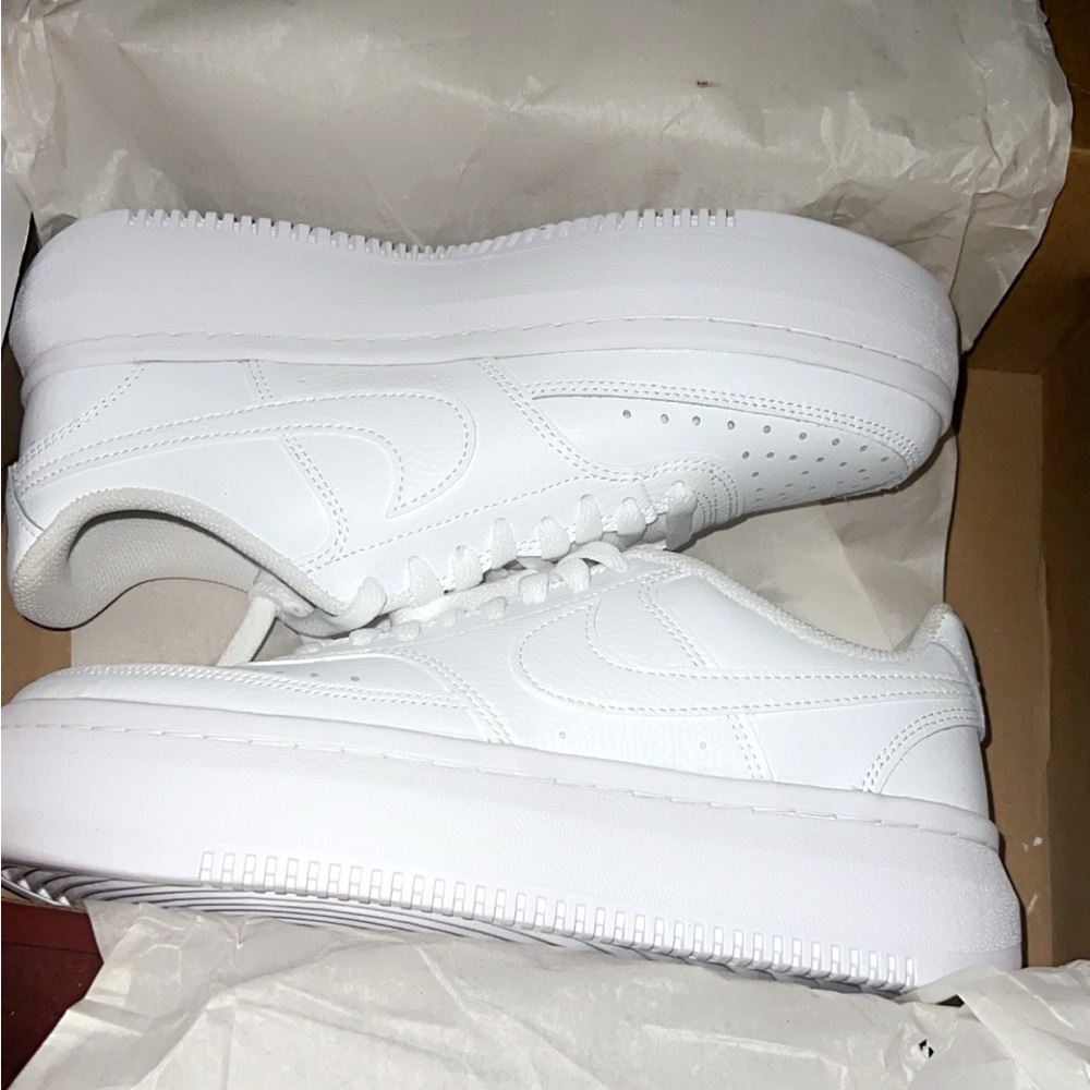 Nike Court Vision (Women’s 9) NEW